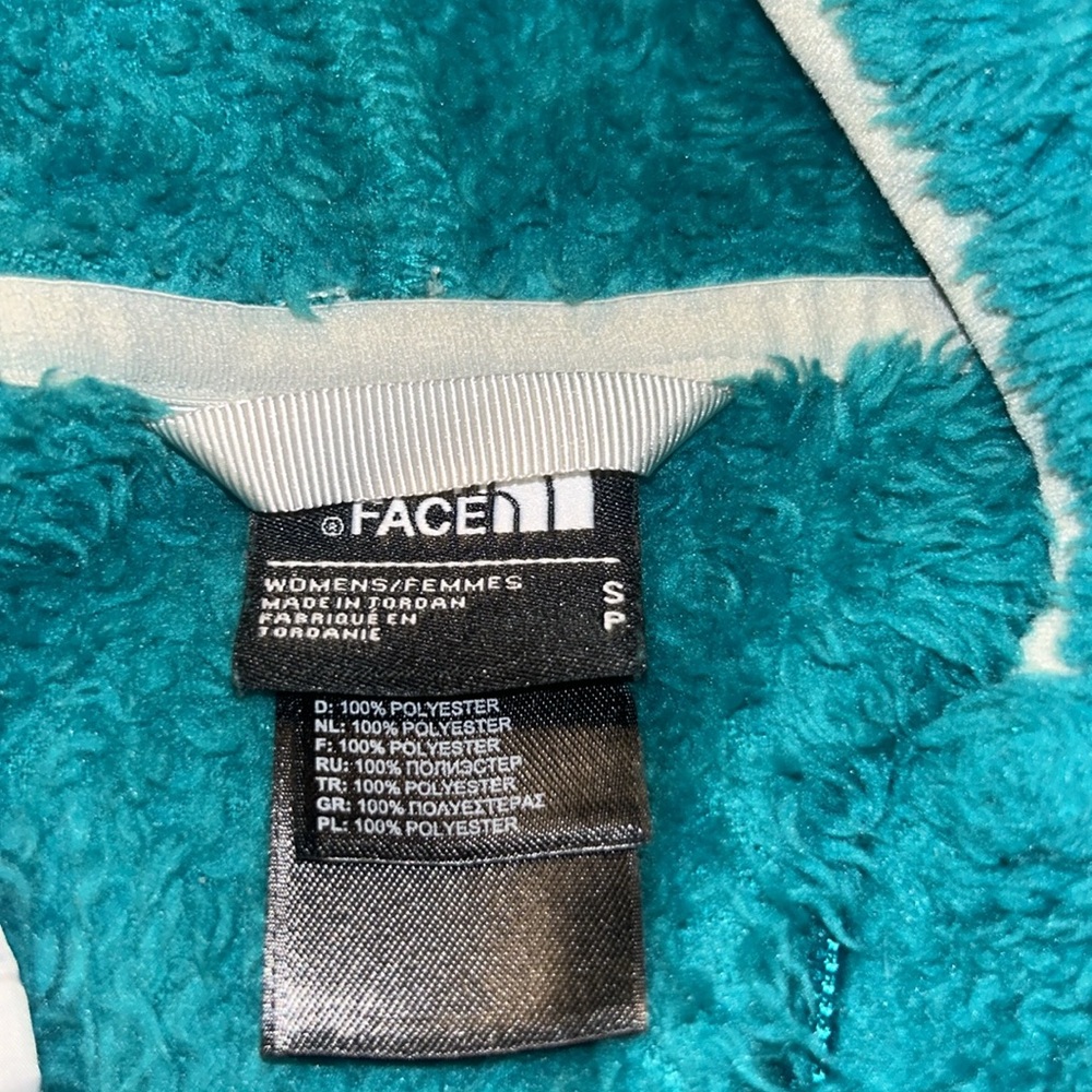 north face pull over! - Picture 3 of 3